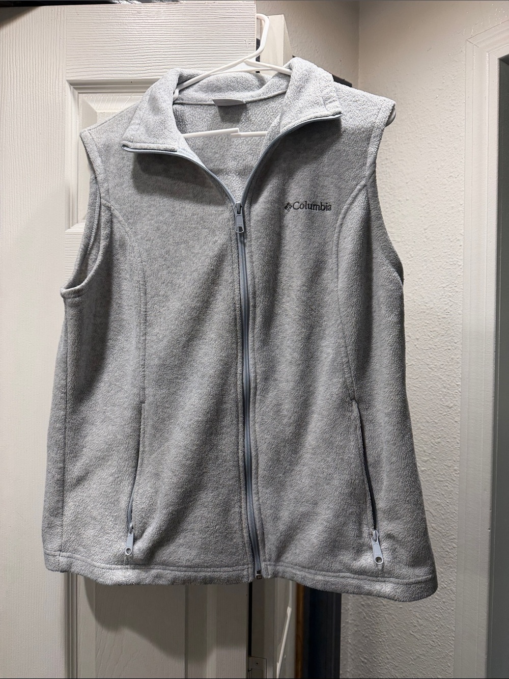 Columbia Light Gray Fleece Vest - Full Zip Sleeveless